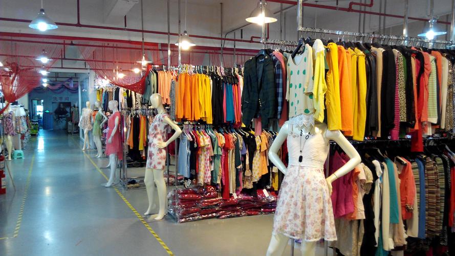 17_深圳品牌折扣女裝,深圳品牌女裝零售,深圳二級(jí)服_深圳格蕾斯服飾有